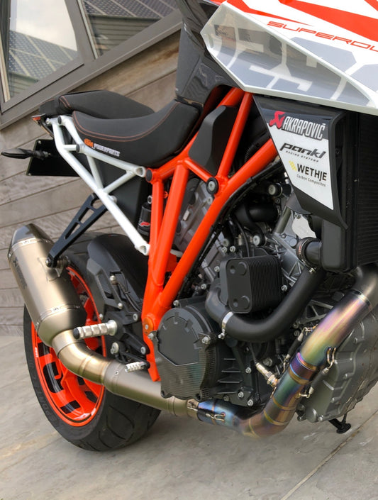 Akrapovic titanium uitlaatlijn