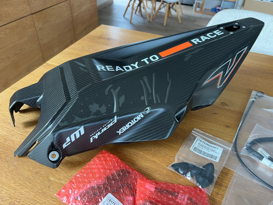 RR undertail carbon