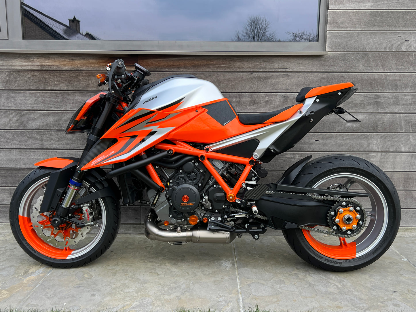 Akrapovic titanium uitlaatlijn