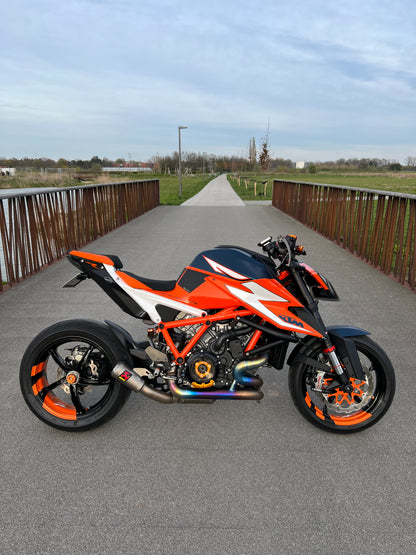 Akrapovic titanium uitlaatlijn