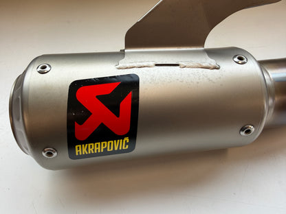 Gebruikte Akrapovic titanium uitlaatdemper evolution line