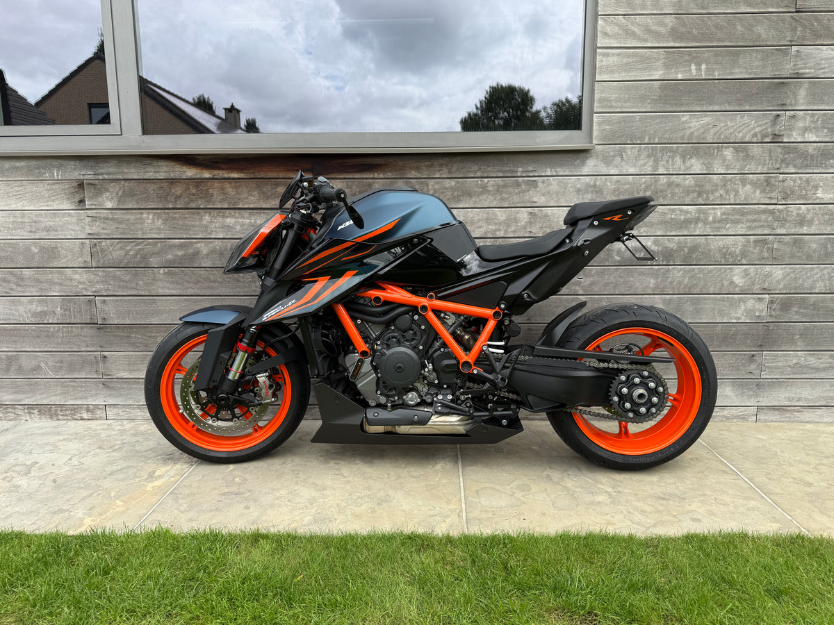 Bellypan carbon