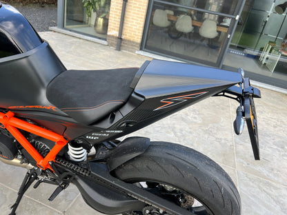 RR undertail carbon