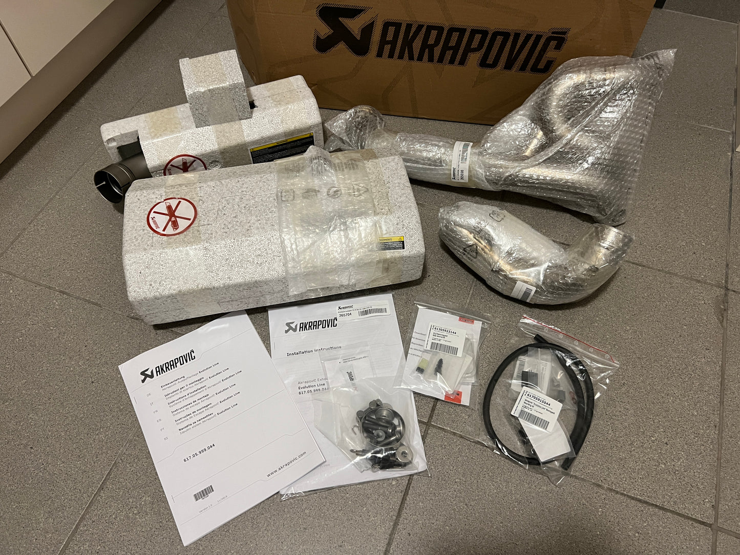 Akrapovic titanium uitlaatlijn