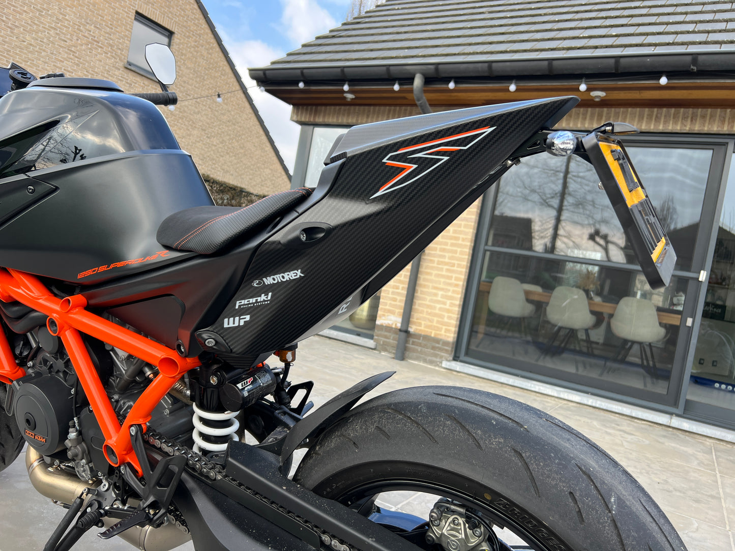 RR undertail carbon