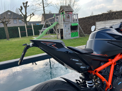 RR undertail carbon