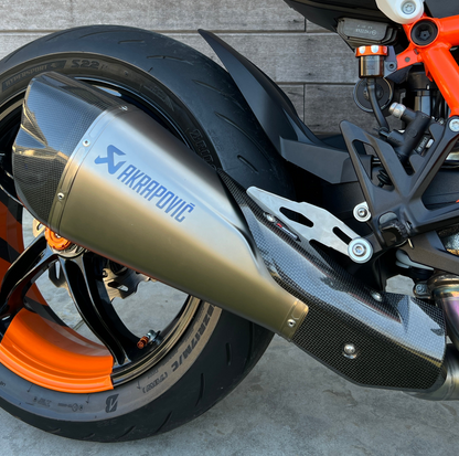 Gebruikte Akrapovic titanium uitlaatdemper