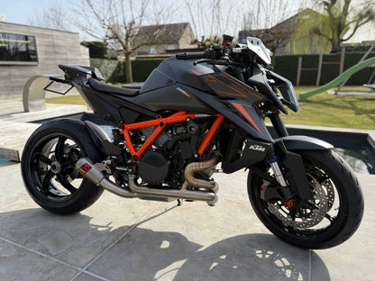 Akrapovic titanium uitlaatlijn