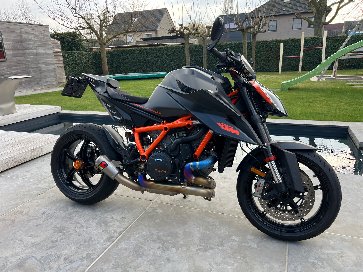 RR undertail carbon