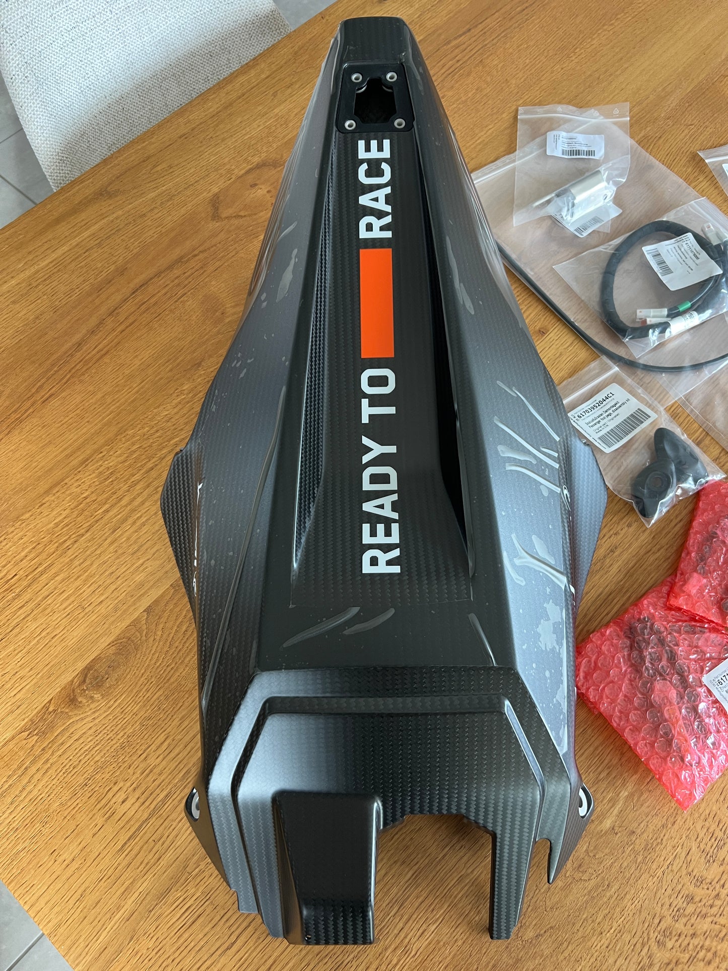 RR undertail carbon