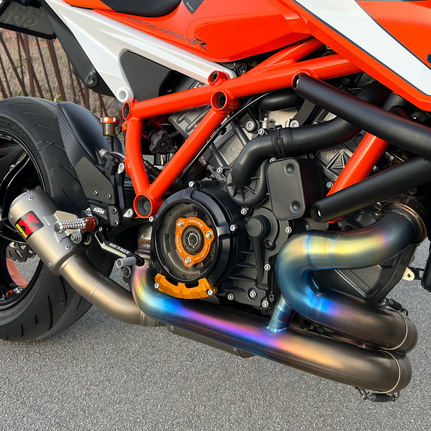 Akrapovic titanium uitlaatlijn