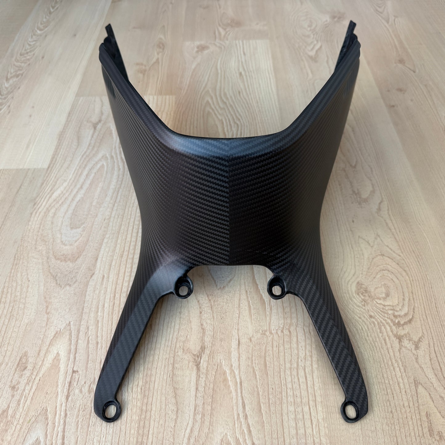 Kap rond tank carbon