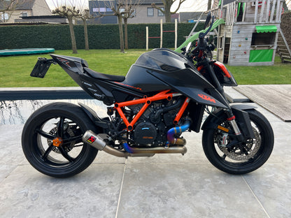 RR undertail carbon
